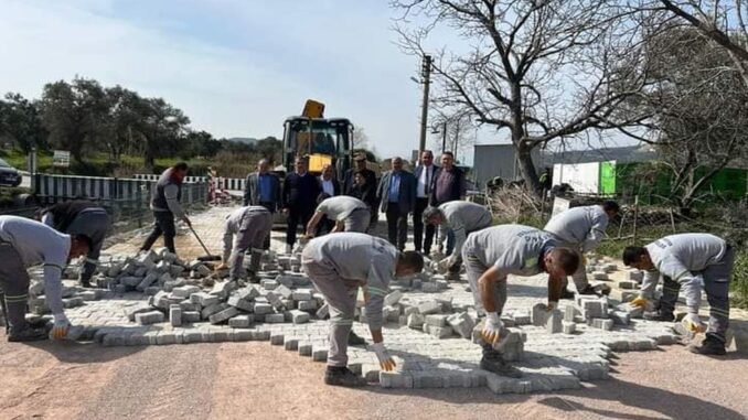 Cumhuriyet Çok Programlı Anadolu Lisesine Giden Yola Kilit Parke Taşı Döşendi