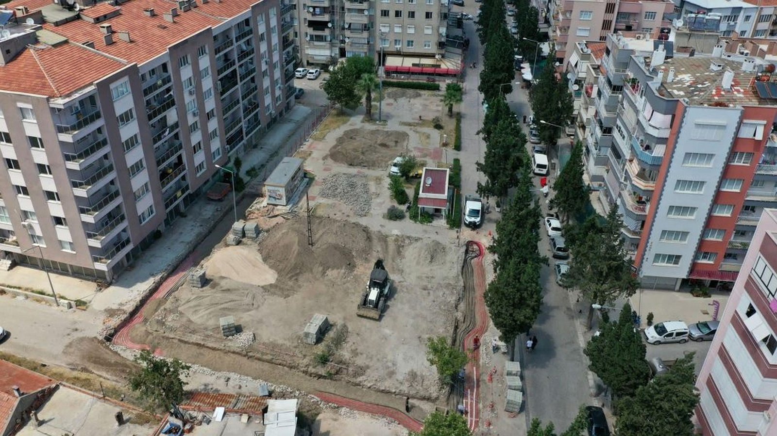 Fuat Olugan Park’ında Esnaf Çarşısı İnşaatı Devam Ediyor