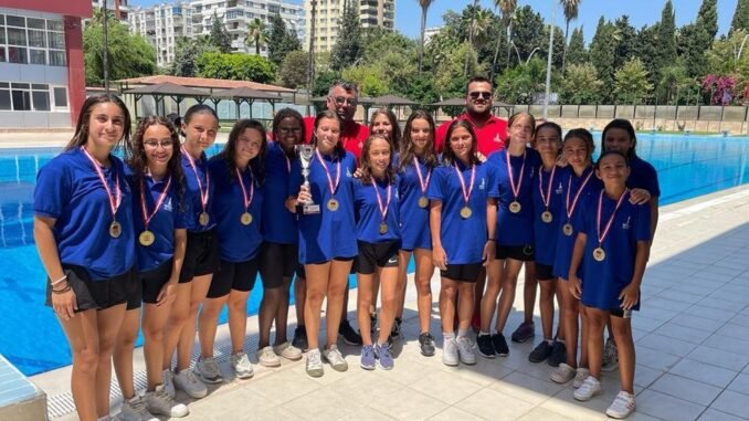 İzmir Sutopu U15 Kadın Takımı, Adana’da Şampiyon Olarak 1. Lig'e Yükseldi