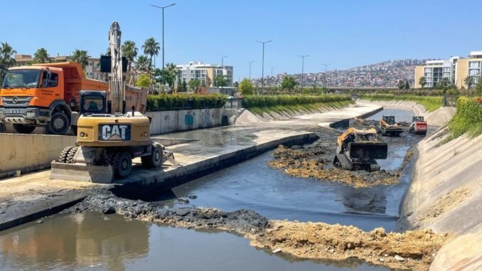 Peynircioğlu ve Ahırkuyu Derelerinde Temizlik Çalışmaları Tamamlandı