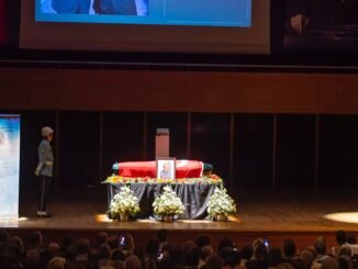 Bilim ve Siyaset İnsanı Adnan Akyarlı’ya Veda - Merhaba İzmir