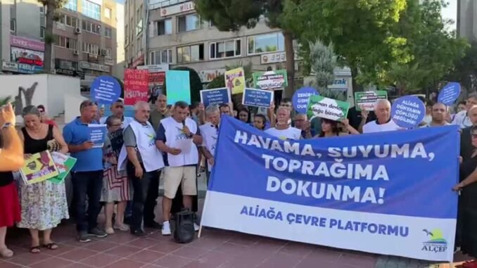 İzmir Aliağa'da Çevreciler, Asbestli Gemi İçin Nöbet Eylemi Başlattı