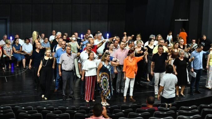 İzmirli Muhtarlardan, “Kurtuluştan Demokrasiye İzmir Muhtarlar Müzikali”