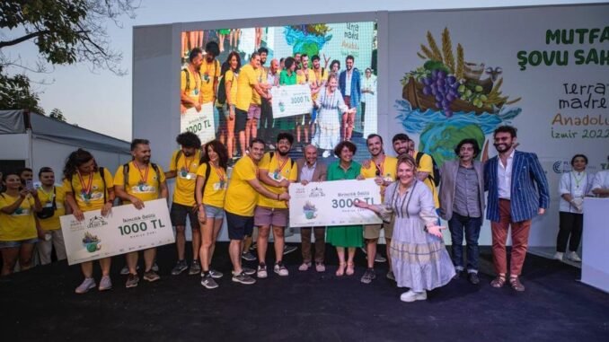 İzmir Sofrası, Önemli İsimleri Buluşturdu