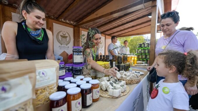 Terra Madre Anadolu Üreticinin Yüzünü Güldürdü