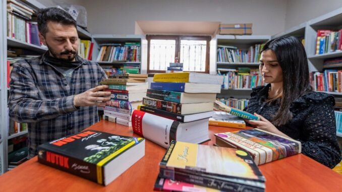 İzmirlilerden Kitap Bağışı Kampanyası Yoğun İlgi