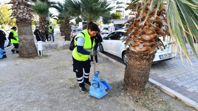 İzmir’in Her Köşesinde Temizlik Seferberliği