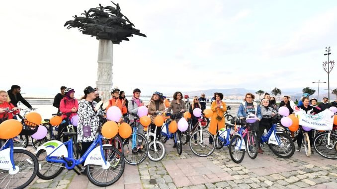 İzmirli Kadınlar Şiddete Karşı Pedal Çevirdi