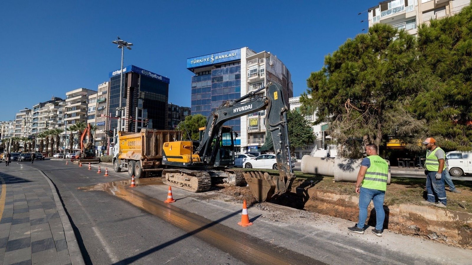 Karşıyaka’da Kokuyu ve Taşkınları Önleyecek Çalışma