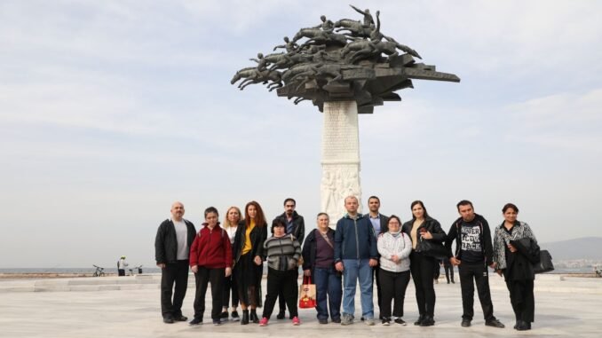 Menderes Belediyesi'nden Kursiyerlere 'Engelsiz' Gezi
