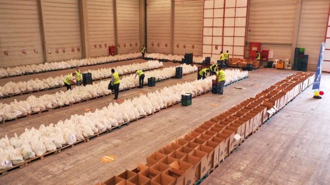 İzmir'de İhtiyaç Sahipleri İçin 'Bereket Hareketi' Kampanyası Başladı