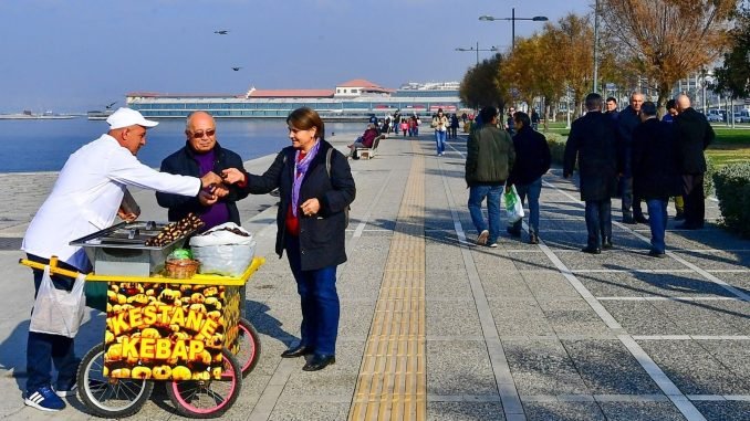 İzmir’de Sokak Emekçilerinin Çalışma Koşulları İyileştiriliyor