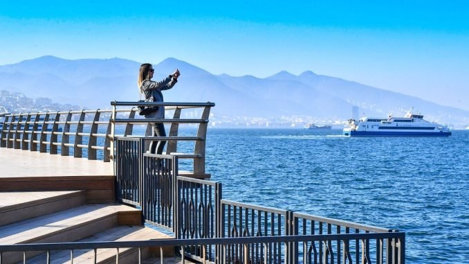 Konak Seyir Terası Tasarımıyla Göz Kamaştırıyor (2)