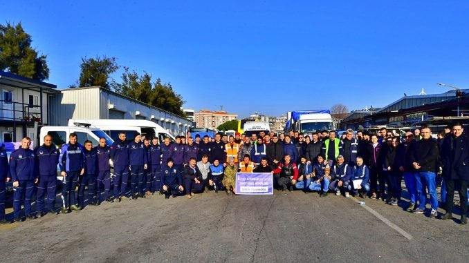 Deprem Bölgesinde Koordinasyon Merkezi İçin İzmir'den İlk Ekip Yola Çıktı!