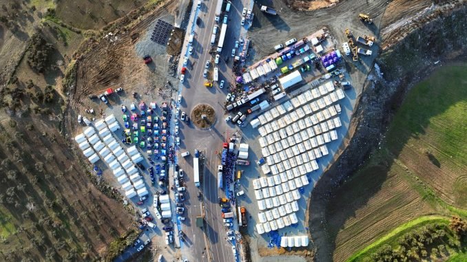Deprem Bölgesine İzmir’den Destek Sürüyor