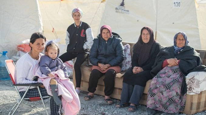 Depremzede Kadınlar 8 Mart Dünya Kadınlar Gününü Buruk Geçiriyor