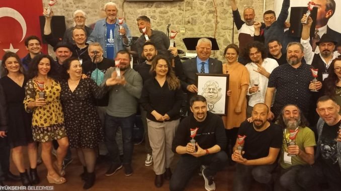 Dünyaca Ünlü Karikatüristler İzmirliler İçin Çizdi