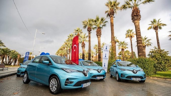 İzmir’de Çevreci Hizmet Araçlarıyla 135 Ton Karbondioksit Emisyonu Engellendi