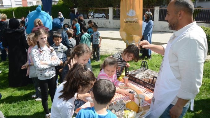 İzmir’de Sakin Mahalle Etkinlikleri Çocukları Toprakla Buluşturdu