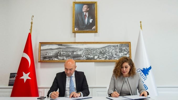 İzmir'de Ücretsiz Yapı Ön İncelemesi İçin Protokol İmzalandı (2)