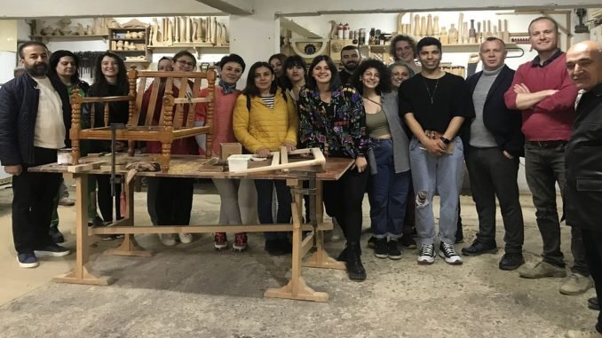 Karabağlar'da Mobilya Akademi'ye Yoğun İlgi