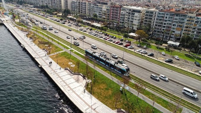 Konak Tramvay Seferlerine Maraton İzmir Ayarı (2)