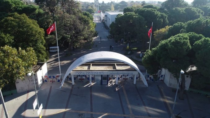 Kültürpark’ın İki Kapısında Restorasyon Başlıyor