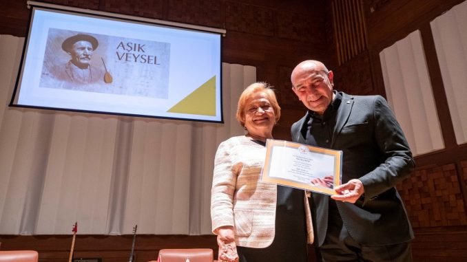 Türk Halk Ozanı Aşık Veysel Ölümünün 50. Yılında Dizelerle Anıldı