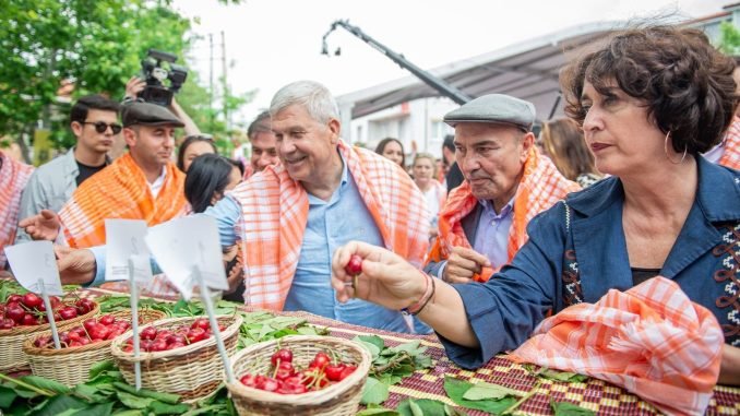 Belenbaşı Kiraz Festivali İzmirlileri Buluşturdu