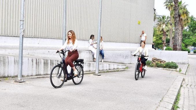 İzmir’de Bisikletli Kullanımı Yaygınlaşıyor