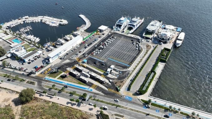 İzmir'de Üçkuyular Feribot İskelesi Yenilendi