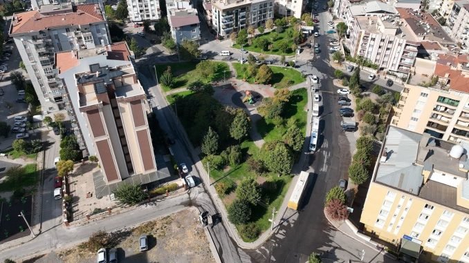 Buca Metrosu’nun Yapımında Ağaçlara Özel Koruma
