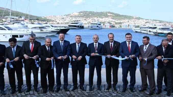 İzmir Yeni Foça Yat Limanı Hizmete Açıldı