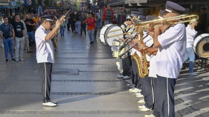 İzmirliler, Cumhuriyet Konserleriyle Coşacak