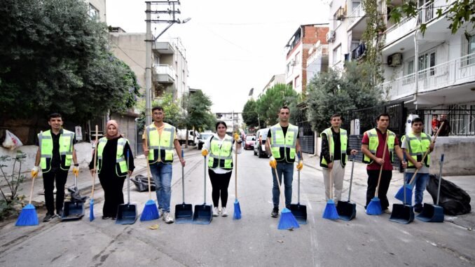 Bornova'da Detaylı Temizlik İçin Yeni 'Süpürgeci Ekibi' Kuruldu