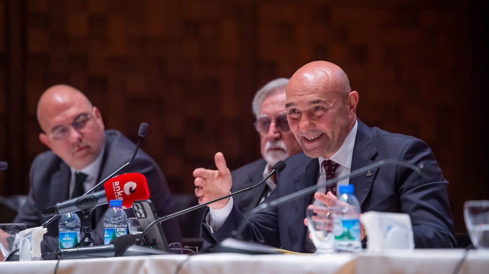 Kemeraltı Çarşısı Yılbaşına Hazırlanıyor