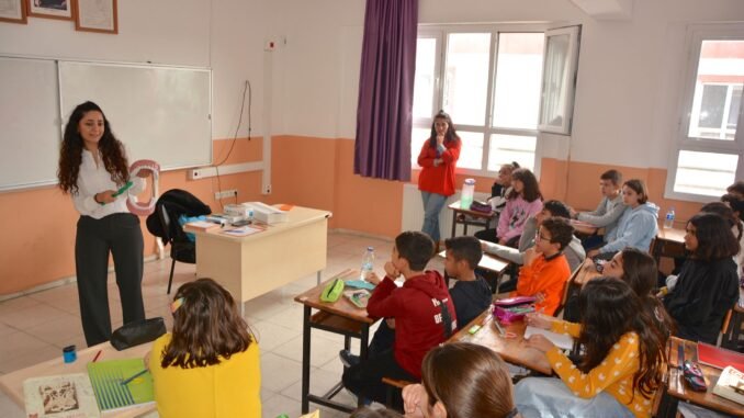 İZDO'dan Karaburunlu Öğrencilere Ağız ve Diş Sağlığı Eğitimi