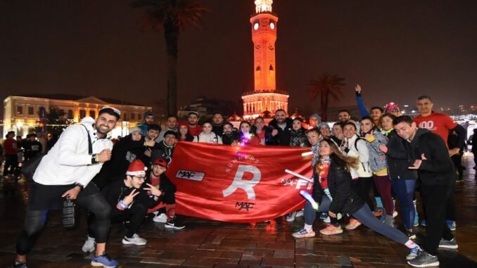 İzmir, Yılın En Uzun Gecesinde Koştu