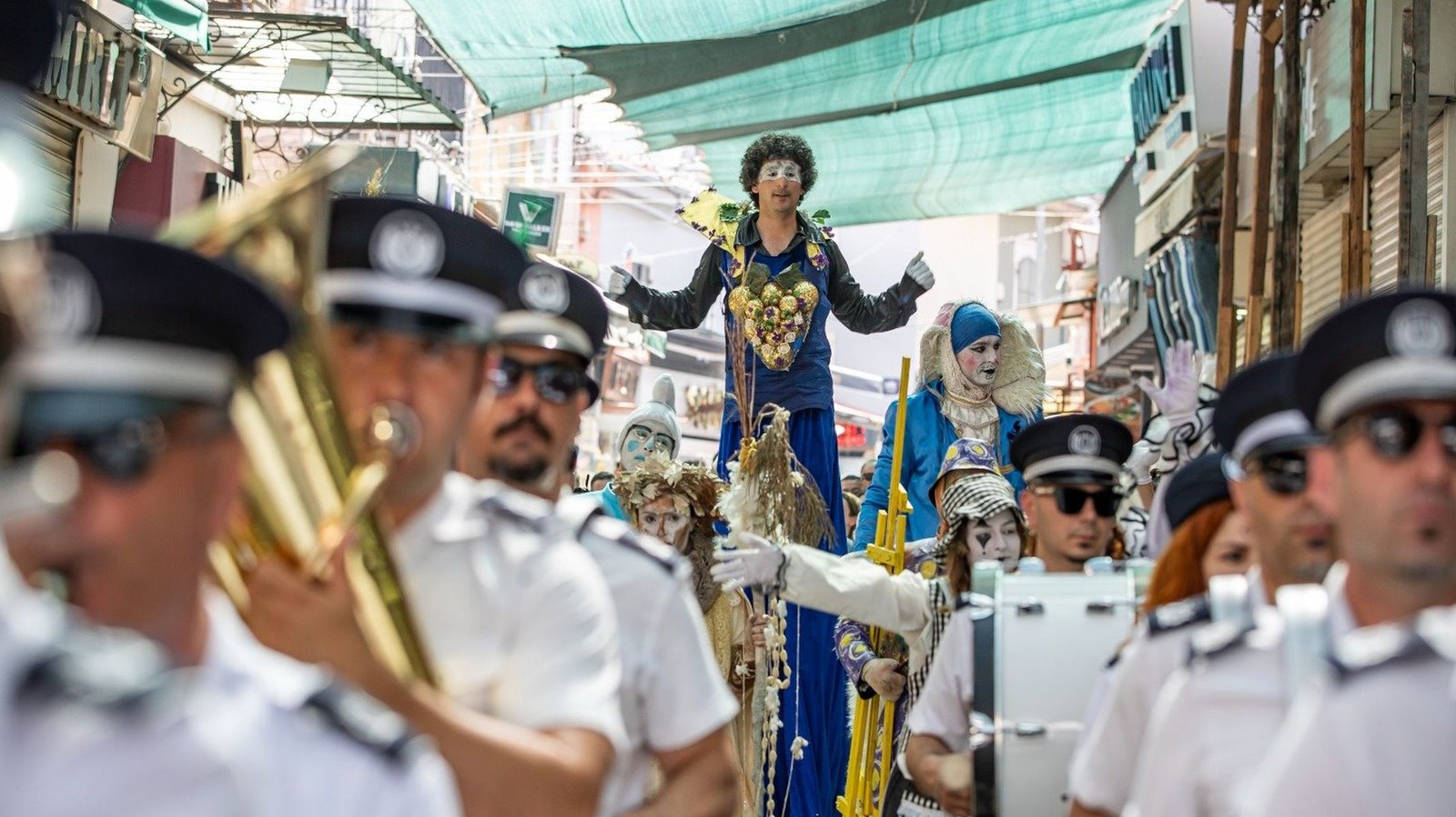 Kemeraltı, 2024 Yılını Rengarenk Bir Festivalle Karşılayacak Kemeraltı, 2024 Yılını Rengarenk Bir Festivalle Karşılayacak