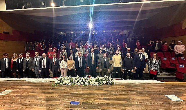 karsiyaka-evrensel-cocuk-merkezine-izmirin-enleri-odulu-DidBciC8.jpg