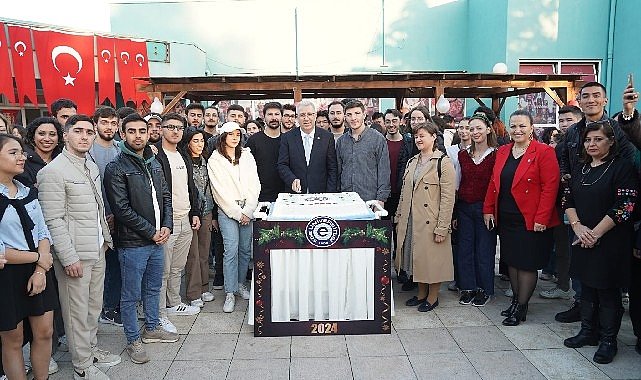 rektor-prof-dr-budak-ege-universitesi-ailesinin-yeni-yilini-kutladi-pY2uWVhw.jpg