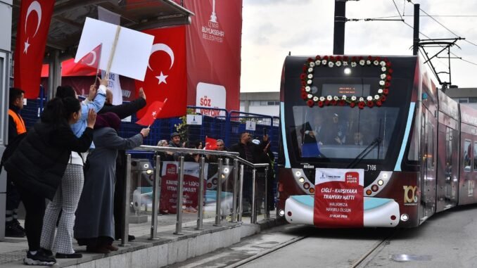 Çiğli Tramvayı Binlerce İzmirlinin Katıldığı Törenle Hizmete Girdi
