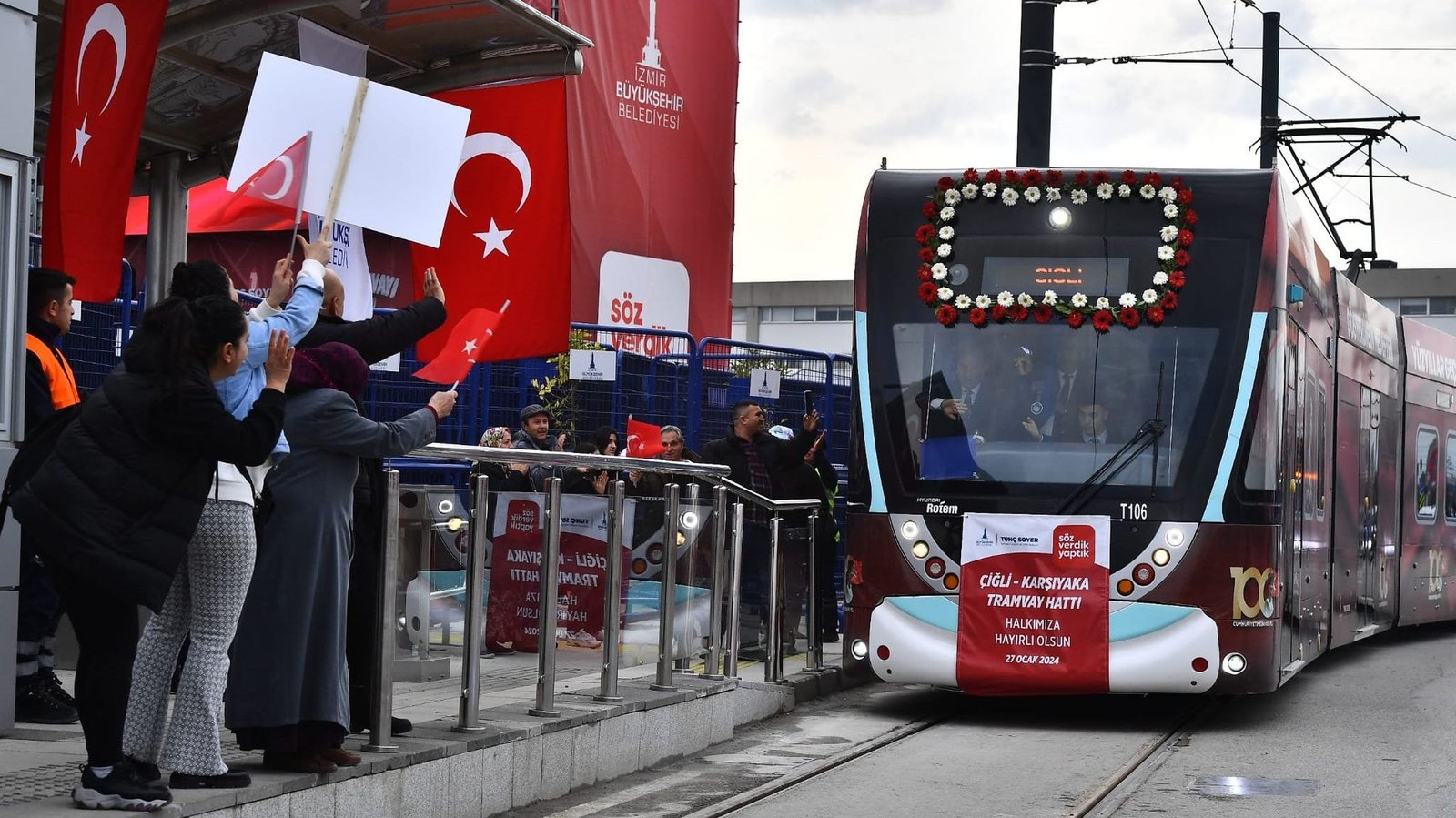 Çiğli Tramvayı Binlerce İzmirlinin Katıldığı Törenle Hizmete Girdi