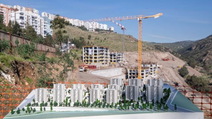 İzmir, Dar Gelirli Aileler İçin Toplu Konut Projesiyle Örnek Oluyor