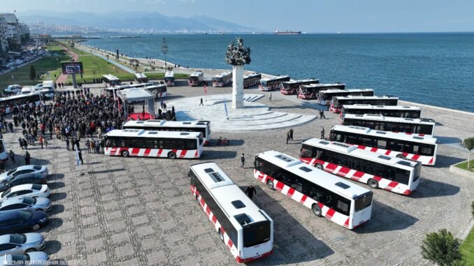 İzmir'de Toplu Ulaşımda Devrim 120 Dakika Ücretsiz Aktarma!