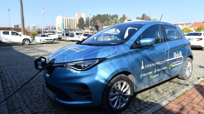 İzmir'in Elektrikli Araç Şarj Altyapısı Güçleniyor