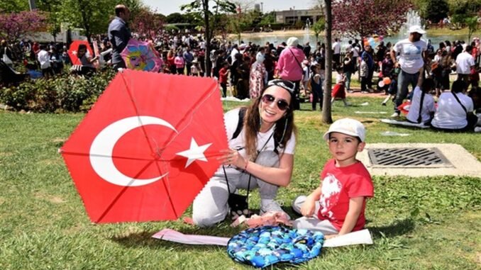 Bornova'da 23 Nisan'da 'Geleneksel Uçurtma Şenliği' Düzenlenecek