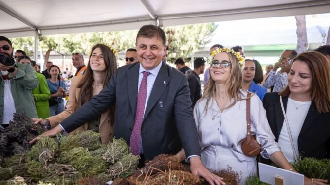 Cemil Tugay Alaçatı Ot Festivali'nde Destek Sözü Verdi!