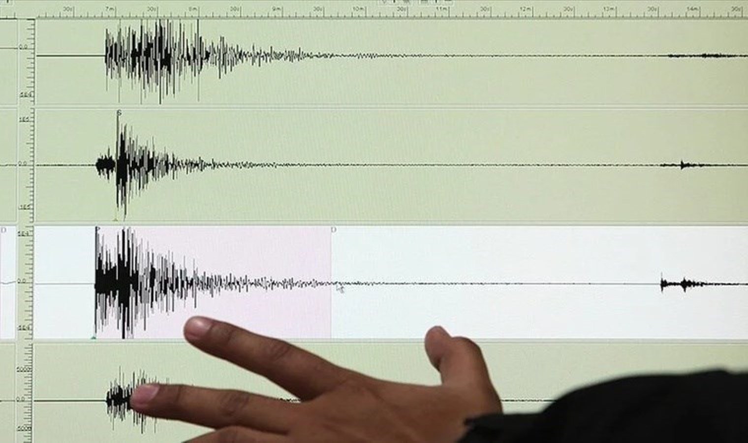 abd-jeolojik-arastirma-merkezi-halmahera-adasinda-66-buyuklugunde-deprem-V3HcN2zt.jpg