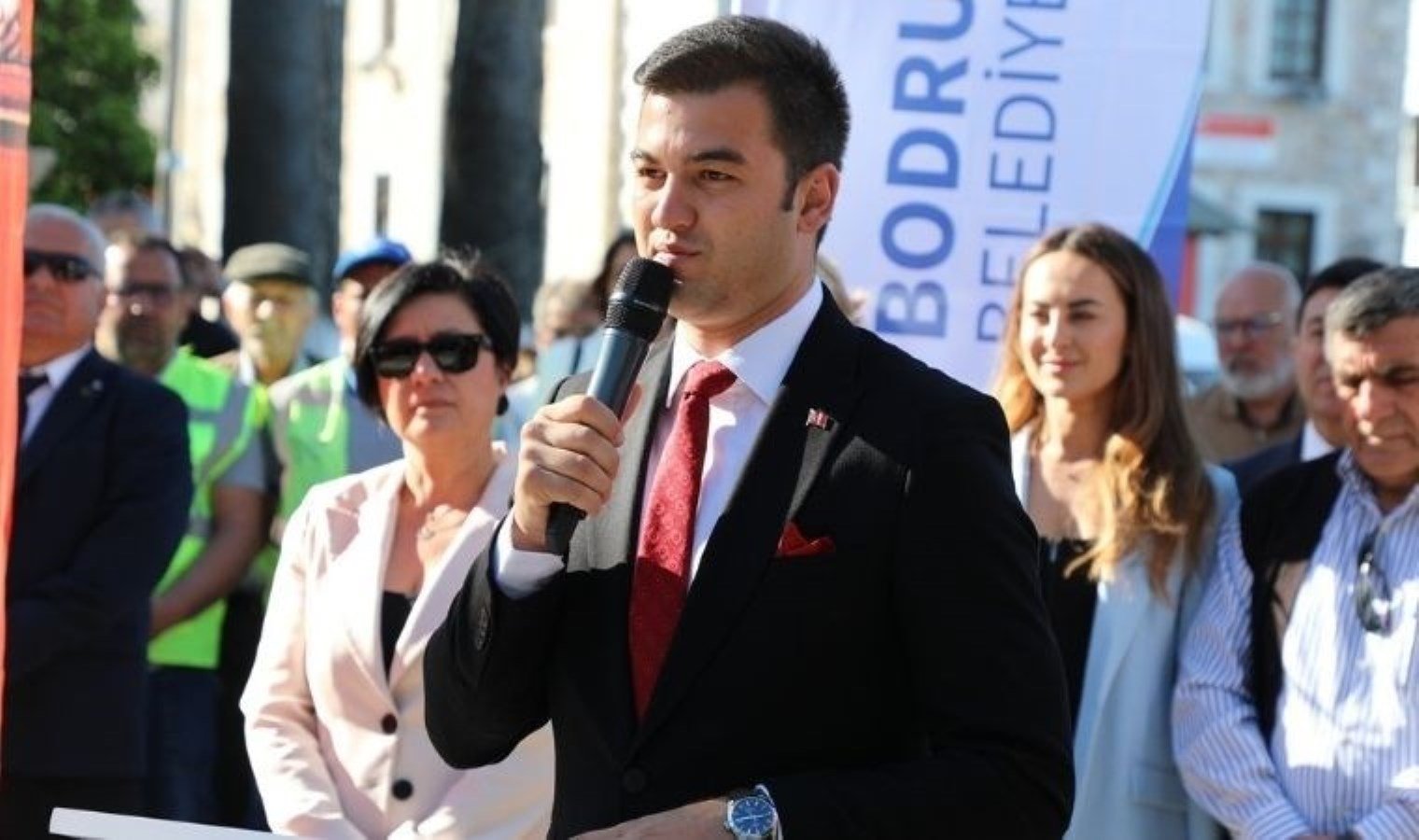 bodrum-belediye-baskani-tamer-mandalinci-personeliyle-bayramlasti-Az4QJcHV.jpg bodrum-belediye-baskani-tamer-mandalinci-personeliyle-bayramlasti-Az4QJcHV.jpg